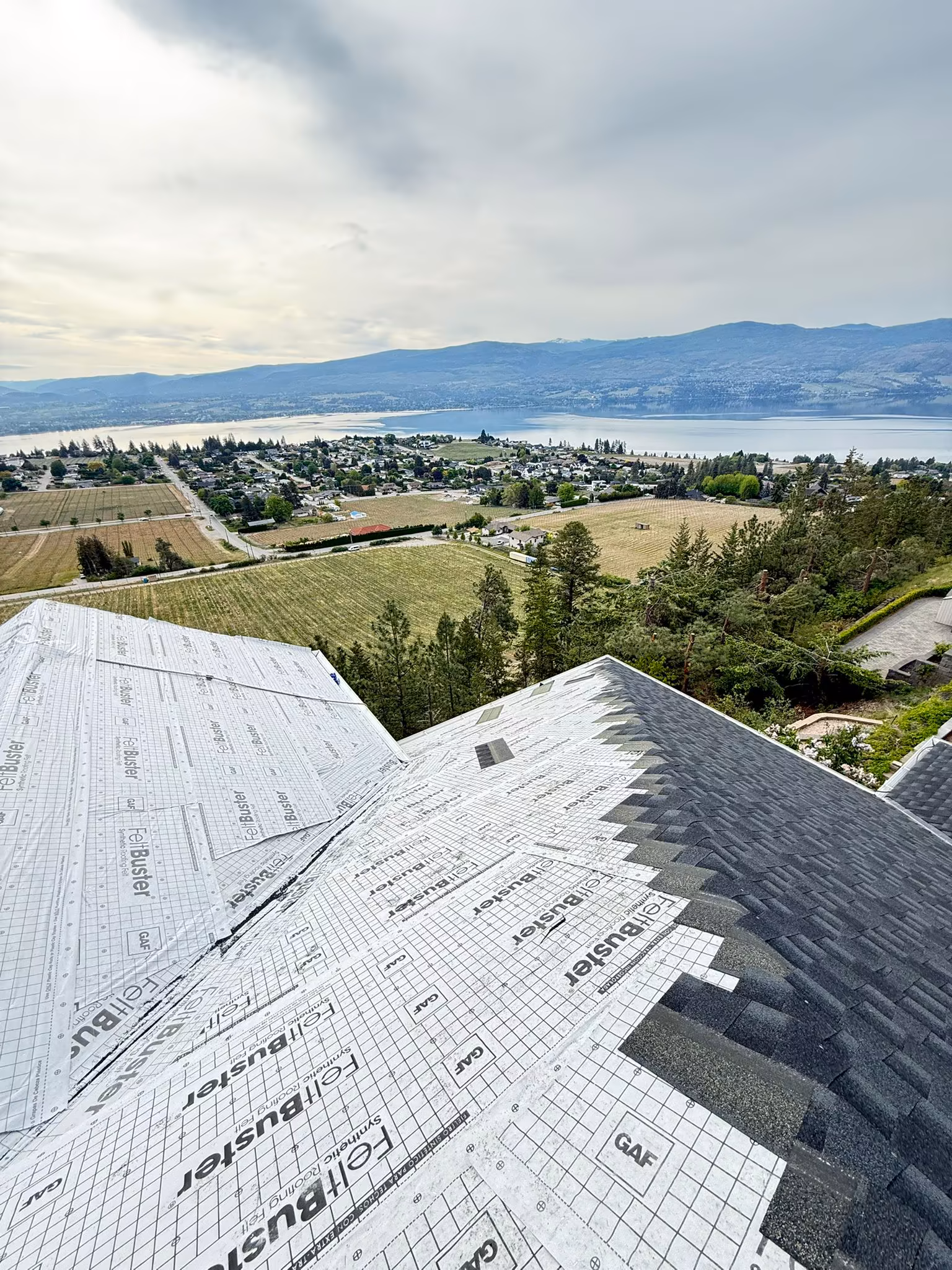 Premium architectural shingle roofing project with mountain views — Kelowna area