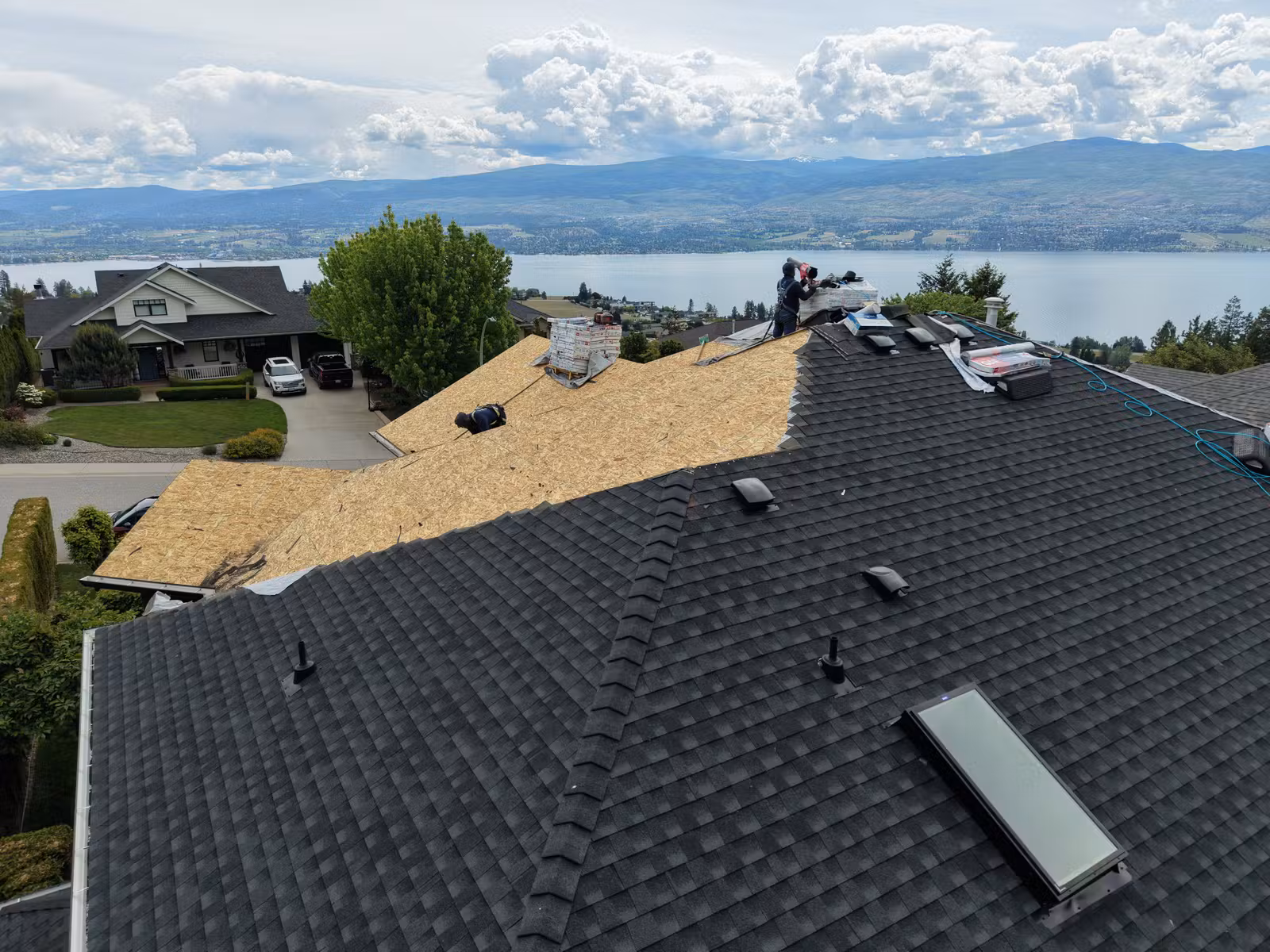 Roof tear-off and underlayment installation underway in Lakeview Heights